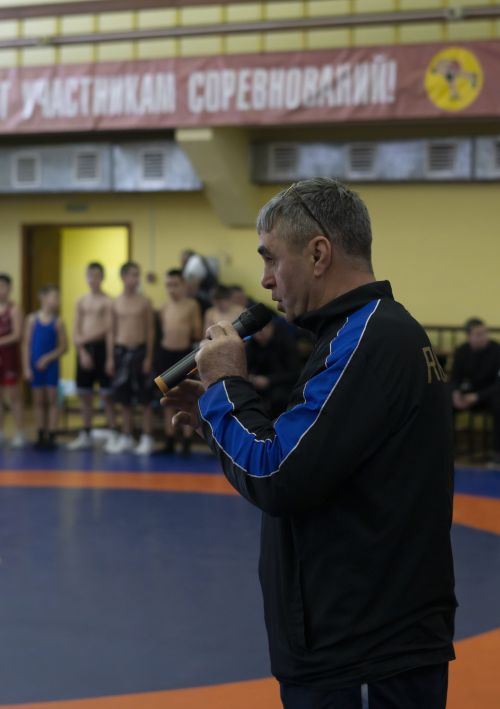 В Чистополе прошло Первенство по греко-римской борьбе на призы Деда Мороза