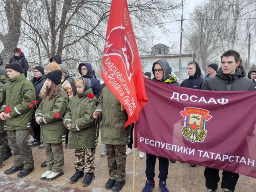 В Чистополе почтили память воинов-интернационалистов: митинг у мемориала «Летят журавли»