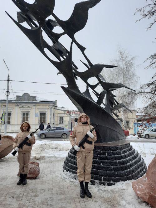 В Чистополе почтили память воинов-интернационалистов: митинг у мемориала «Летят журавли»