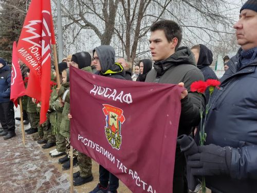 В Чистополе почтили память воинов-интернационалистов: митинг у мемориала «Летят журавли»