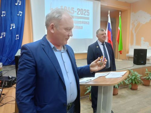 Чистопольские школьники на парламентском уроке по видеосвязи общались с учителем, находящимся в зоне СВО