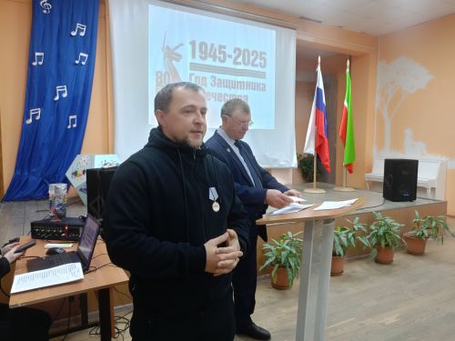 Чистопольские школьники на парламентском уроке по видеосвязи общались с учителем, находящимся в зоне СВО