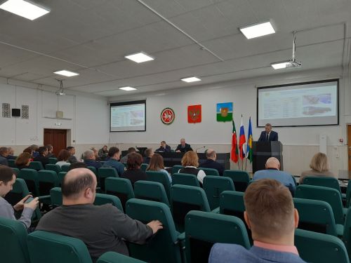 Работу Дворца творчества детей и молодежи, новости АПК и оперативную обстановку обсудили на планерке в муниципалитете