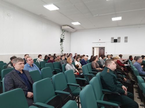 Работу Дворца творчества детей и молодежи, новости АПК и оперативную обстановку обсудили на планерке в муниципалитете
