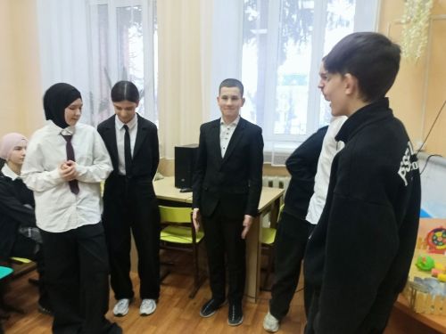 Чистопольские школьники узнали о поддержке служб молодежного и детского телефона доверия