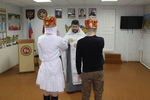 В Мензелинске осужденная обвенчалась в СИЗО