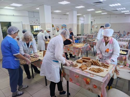 Сотрудники и проживающие Чистопольского дома-интерната приняли участие в акции «Помощь фронту»