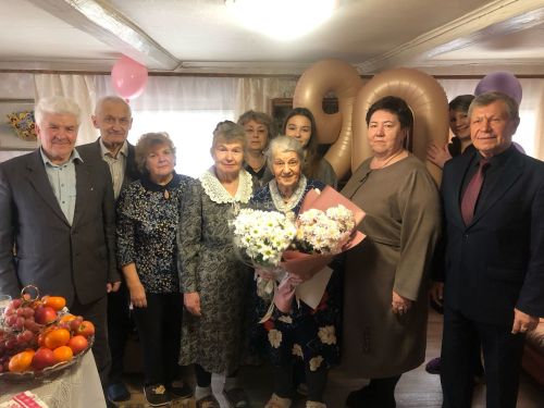 В Чистополе долгожительницу поздравили с 90-летним юбилеем