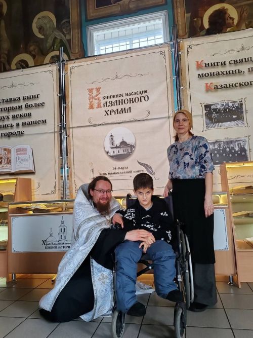Родители и дети сообщества «БлагоДарю» посетили Казанский храм
