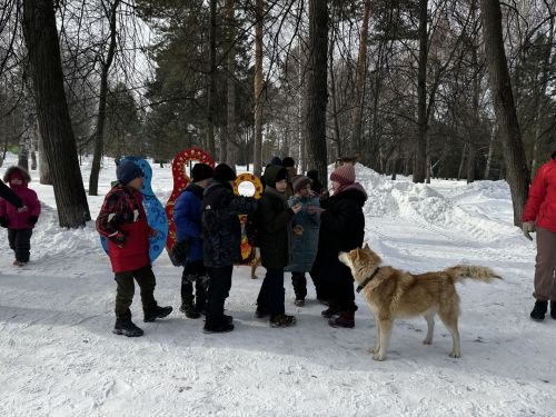 Яркое празднование Масленицы в Скарятинском саду: народные гуляния, блины и сжигание чучела