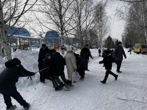 Яркое празднование Масленицы в Скарятинском саду: народные гуляния, блины и сжигание чучела