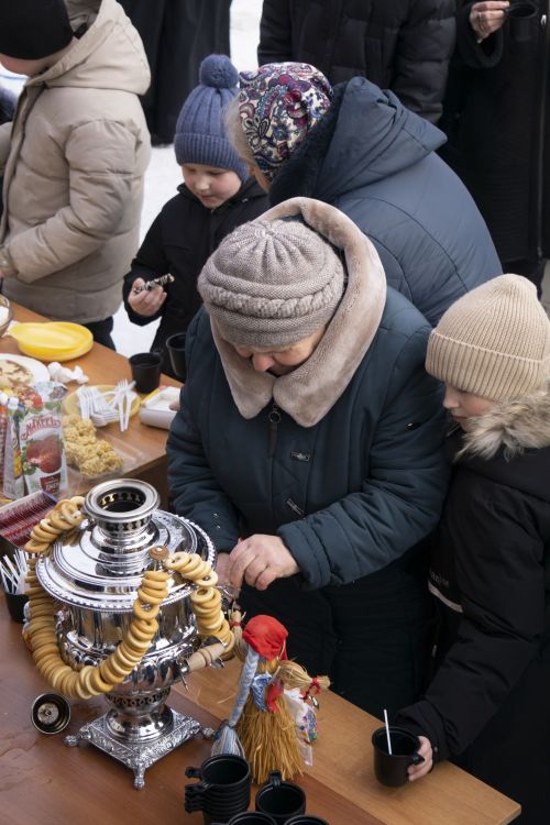В Чистополе на территории храма «Умиление» для детей организовали праздник с играми и угощениями