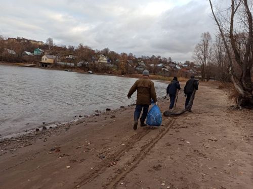 Чистопольцев приглашают принять участие в очистке территории дамбы