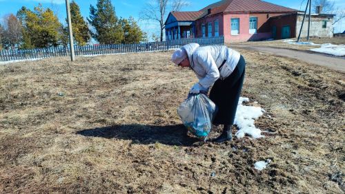 Дети против мусора: в селе Большой Толкиш провели экологическую акцию