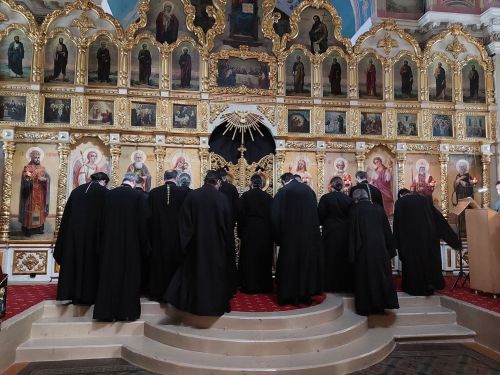 Вечерняя Литургия Преждеосвященных Даров состоялась в Никольском соборе