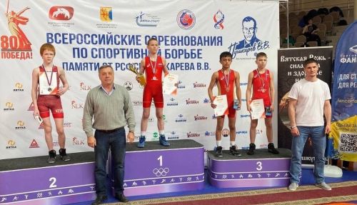 Чистопольские спортсмены завоевали бронзу на всероссийских соревнованиях по  греко-римской борьбе