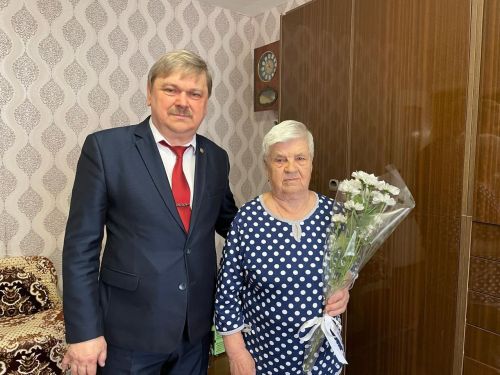 Михаил Ксенофонтов посетил бывшую узницу фашистского концлагеря Дину Левушкину