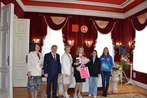 В Чистополе прошла торжественная церемония вручения первых паспортов