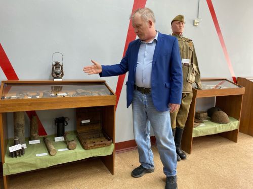 Герои прошлого и настоящего: в чистопольской школе открыли музей воинской славы