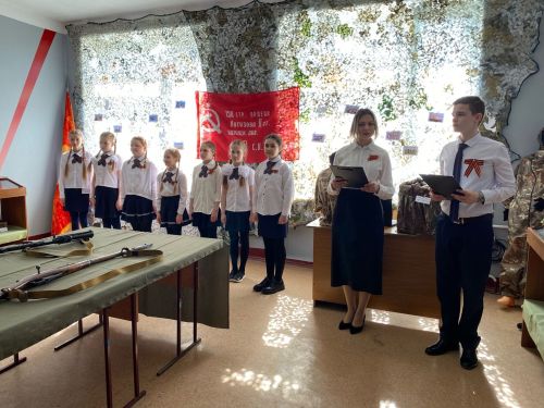 Герои прошлого и настоящего: в чистопольской школе открыли музей воинской славы