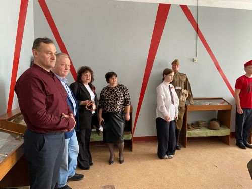 Герои прошлого и настоящего: в чистопольской школе открыли музей воинской славы