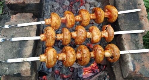Шампиньоны на углях: быстрый и ароматный рецепт