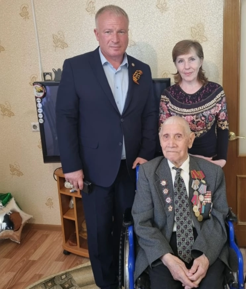Глава Чистопольского района поздравил ветеранов с 80-летием Победы