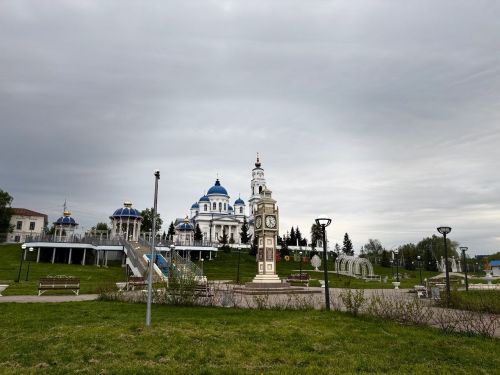 Ухудшение погоды в Татарстане: как обезопасить себя при грозе и шквалистом ветре