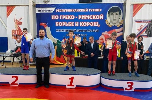 Открытый Республиканский турнир по греко-римской борьбе в Заинске: победы юных чистопольских борцов