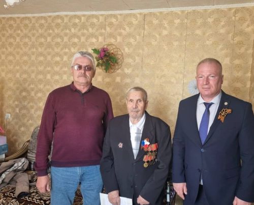 Глава Чистопольского района поздравил ветеранов с Днём Победы