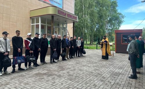 Более 20-ти чистопольских ребят отправились служить в Вооруженные Силы РФ
