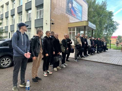 Более 20-ти чистопольских ребят отправились служить в Вооруженные Силы РФ