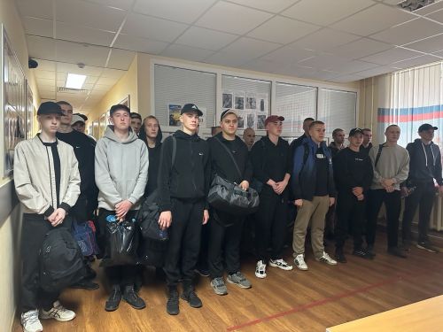 Более 20-ти чистопольских ребят отправились служить в Вооруженные Силы РФ