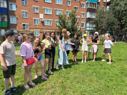 В Чистополе в микрорайоне Мельничной площади прошло занятие с детьми