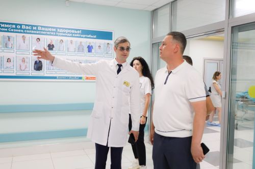 Депутат Госсовета РТ Наиль Залаков ознакомился с работой приемно-диагностического отделения Чистопольской ЦРБ