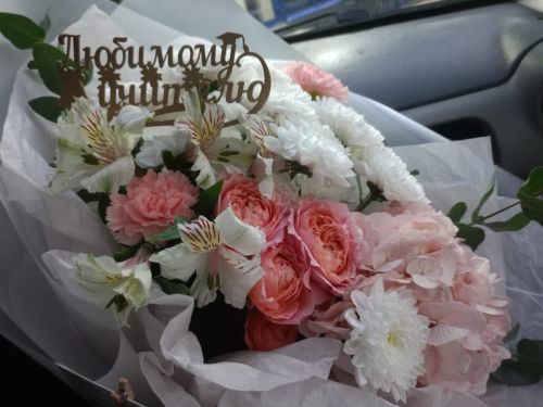 Учителям разрешили принимать подарки стоимостью не более 3000 рублей