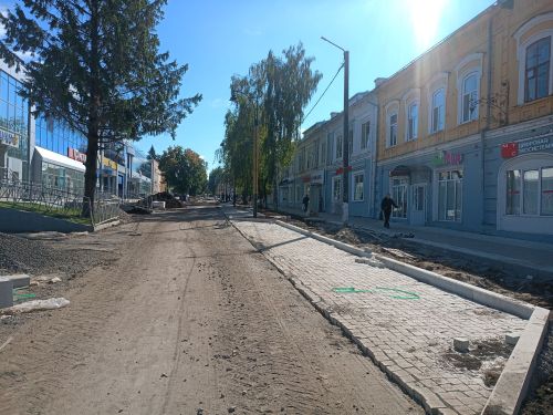 В Чистополе продолжается благоустройство улицы Ленина