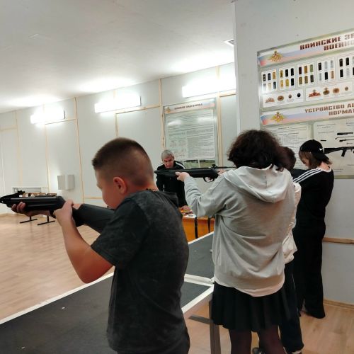 Чистопольские подростки приняли участие в военно-патриотическом мастер-классе «Снайпер»