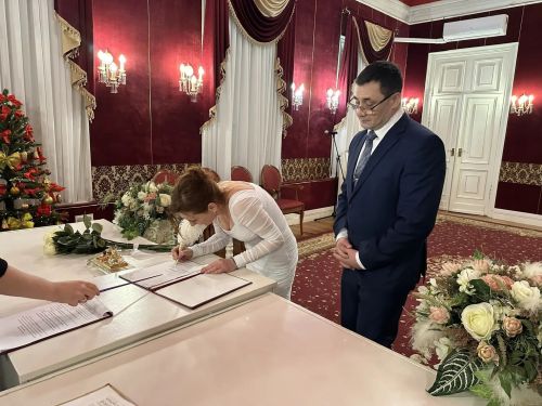 Чистайның Никахлашу сараенда чирек гасыр бергә гомер итүче юбилярларны котладылар