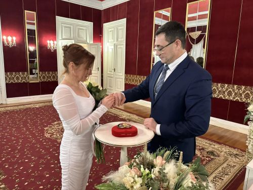 Чистайның Никахлашу сараенда чирек гасыр бергә гомер итүче юбилярларны котладылар