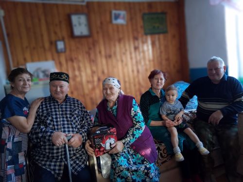 Жителей села Кутлушкино поздравили с юбилейными датами