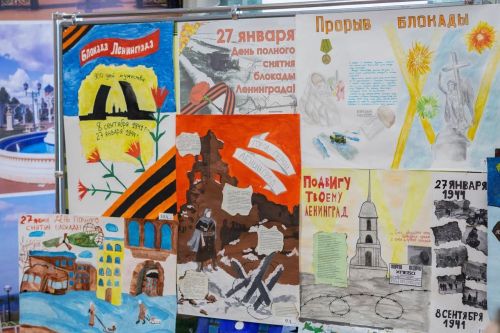 Через плакаты и стихи: чистопольские кадеты рассказали о подвиге Ленинграда