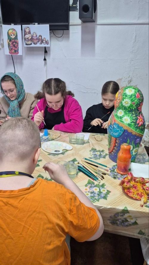 Воспитанники чистопольской воскресной школы познакомились с искусством народной росписи