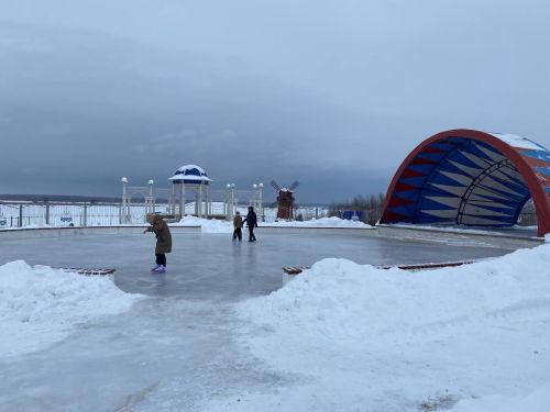 На набережной Кама в Чистополе открыли каток