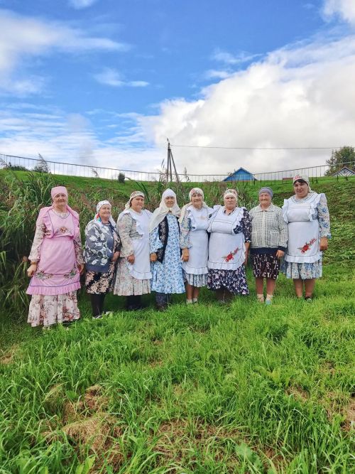 Иске Роман авылының йөзек кашы