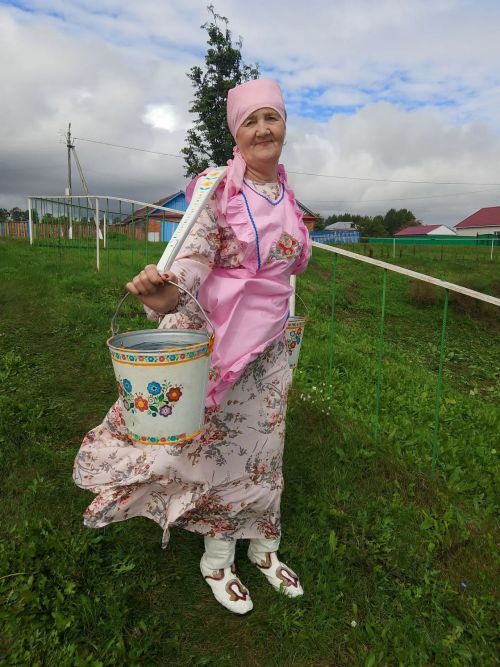 Иске Роман авылының йөзек кашы