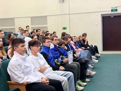 Молодежь участвовала в масштабной акции по безопасности дорожного движения в Чистополе