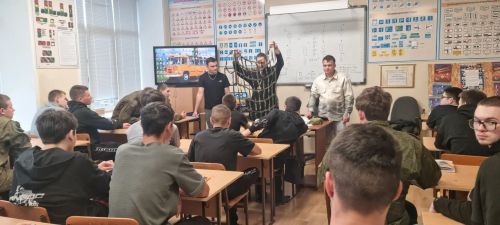 Чистопольским курсантам ДОСААФ рассказали о первой помощи и православной традиции