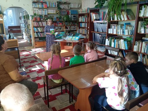 Чистопольские читатели познакомились с творчеством землячки Натальи Курнавенковой