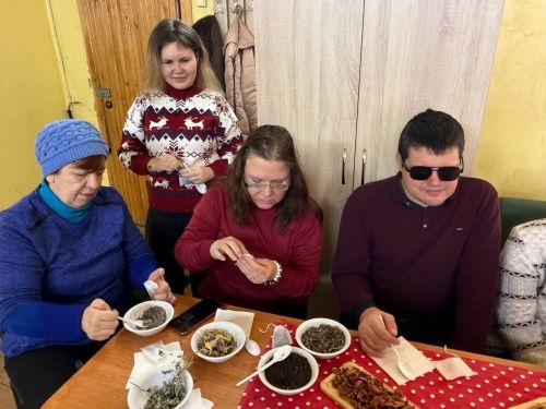 Специалисты «Чистые луга» провели эко-мероприятие для людей с ОВЗ